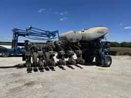 2015 Kinze 4900 Image