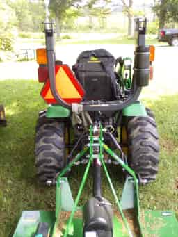 2015 John Deere 2025R Image