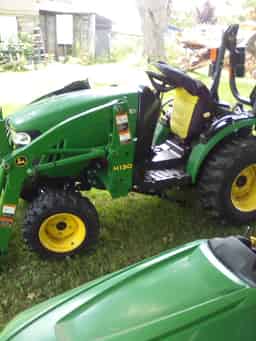 2015 John Deere 2025R Image