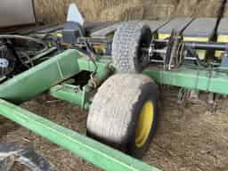 1989 John Deere 7240 Image