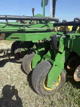 2002 John Deere 1780 Image