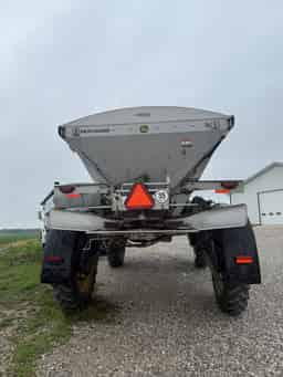 2022 John Deere 600R Image