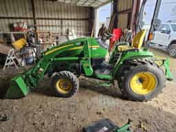 2010 John Deere 3320 Image