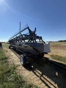 2014 Gleaner 9250-35 Image