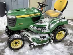 2023 John Deere X738 Image