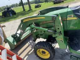 2007 John Deere 3320 Image