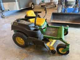 2015 John Deere Z425 Image