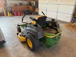2015 John Deere Z425 Image