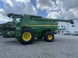 2024 John Deere S790 Image