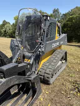 2018 John Deere 325G Image