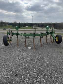 2002 John Deere 915 Image