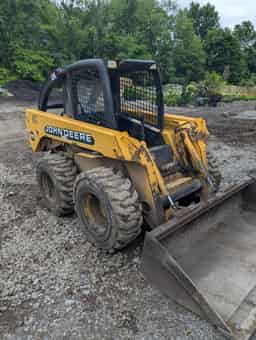 2001 John Deere 260 Image