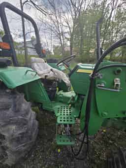 2011 John Deere 5075E Image