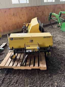 2016 John Deere 52″ BROOM Image