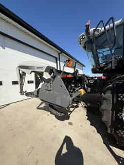2015 Gleaner 3000-R8 Image