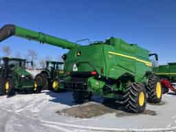 2025 John Deere S7 700 Image