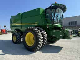 2017 John Deere S680 Image