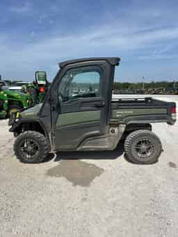 2023 John Deere XUV 835R Image