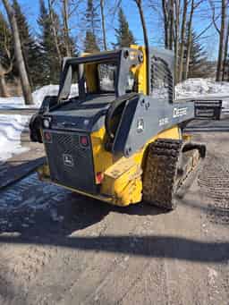 2018 John Deere 323E Image