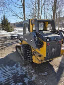 2018 John Deere 323E Image