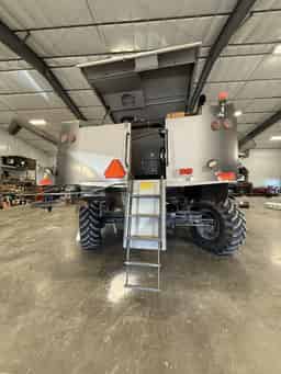 2014 Gleaner S68 Image