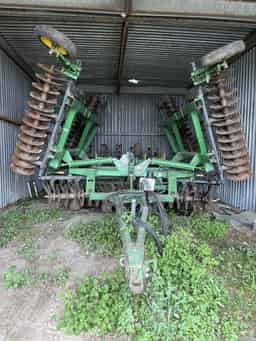 2005 John Deere 637 Image