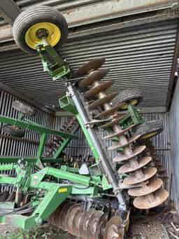 2005 John Deere 637 Image