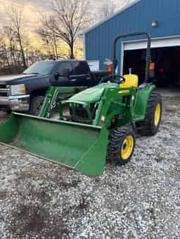2015 John Deere 3038E Image