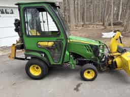 2015 John Deere 1025R Image