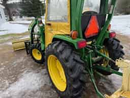 2005 John Deere 790 Image