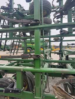 2005 John Deere 2210 Image