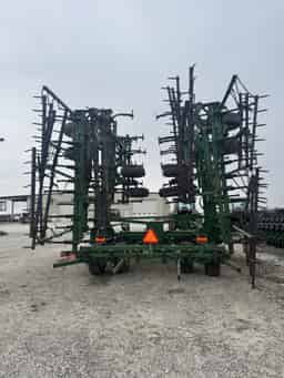 2005 John Deere 2210 Image