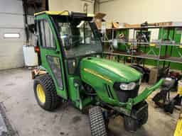 2010 John Deere 2320 Image