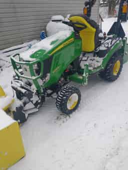 2022 John Deere 1025R Image