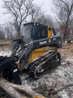 2022 John Deere 333G Image