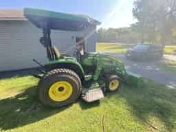 2011 John Deere 4320 Image