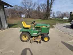 1993 John Deere 318 Image