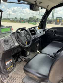 2024 John Deere XUV 835M Image