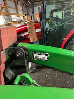 2006 John Deere 3320 Image