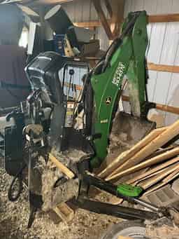 2006 John Deere 3320 Image