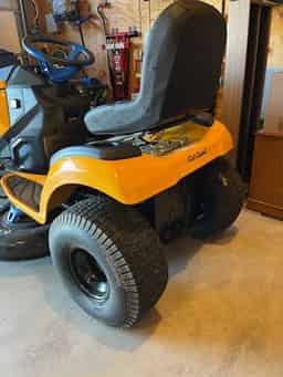 2022 Cub Cadet LT42e Image