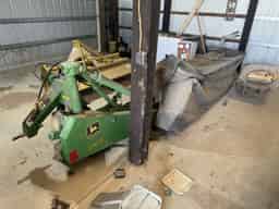 2002 John Deere 265 Image