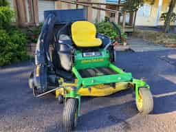 2009 John Deere Z425 Image