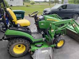 2017 John Deere 1025R Image