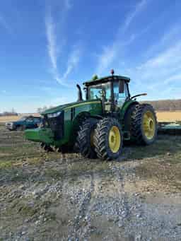 2017 John Deere 8400R Image
