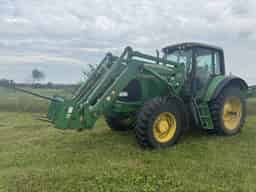 2004 John Deere 7420 Image