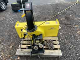 2009 John Deere 44 Image