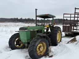 1983 John Deere 2750 Image