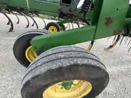 2004 John Deere 2210 Image
