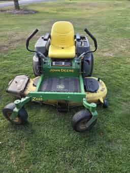 2010 John Deere Z445 Image